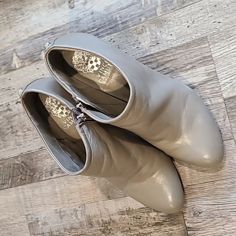 Vince Camuto heels​‎